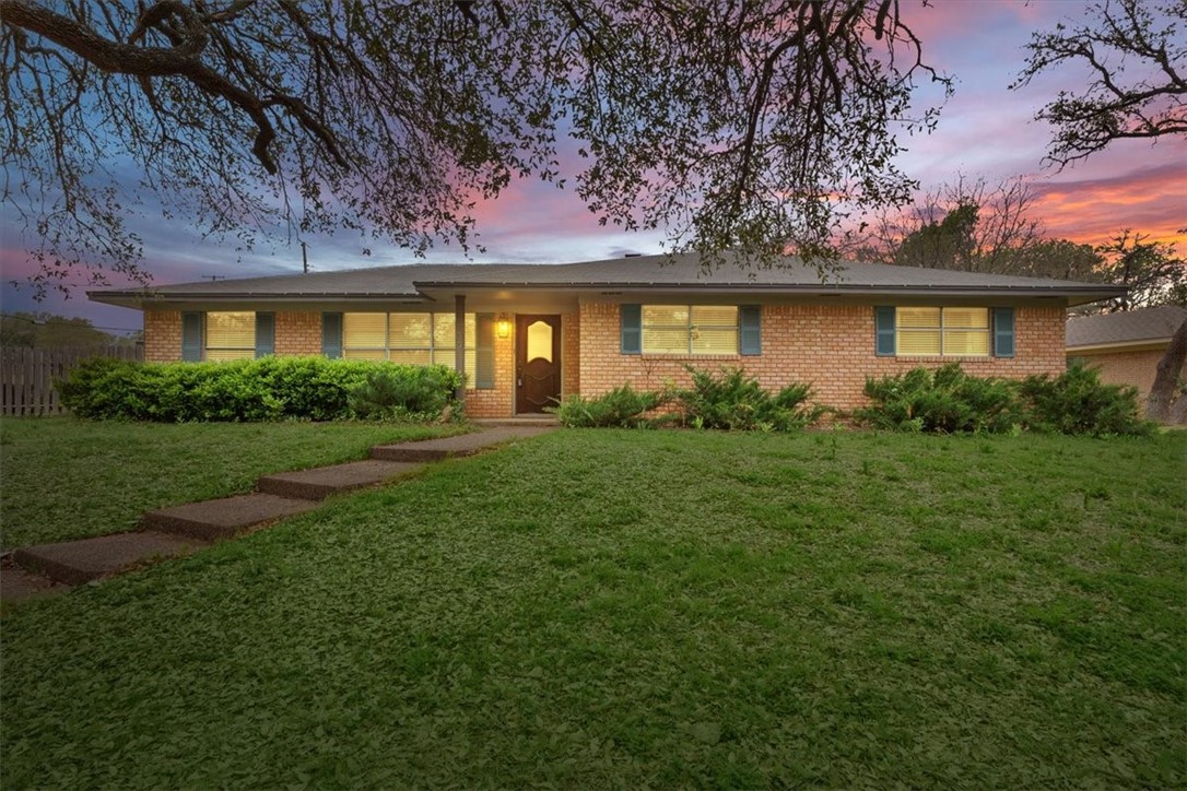 700 Topeka Drive Woodway TX 76712