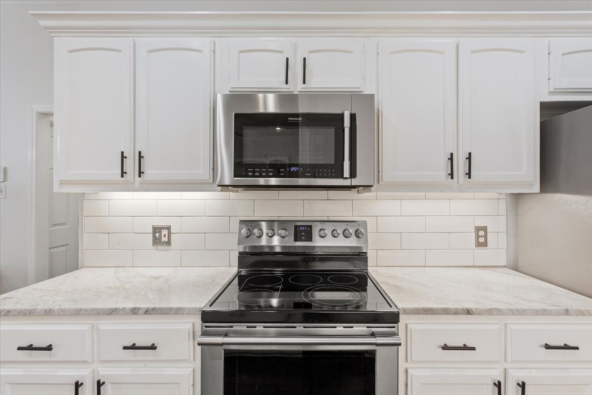 228 Greystone Drive Hewitt TX 76643