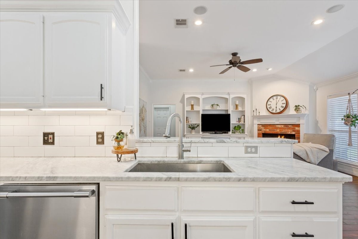 228 Greystone Drive Hewitt TX 76643