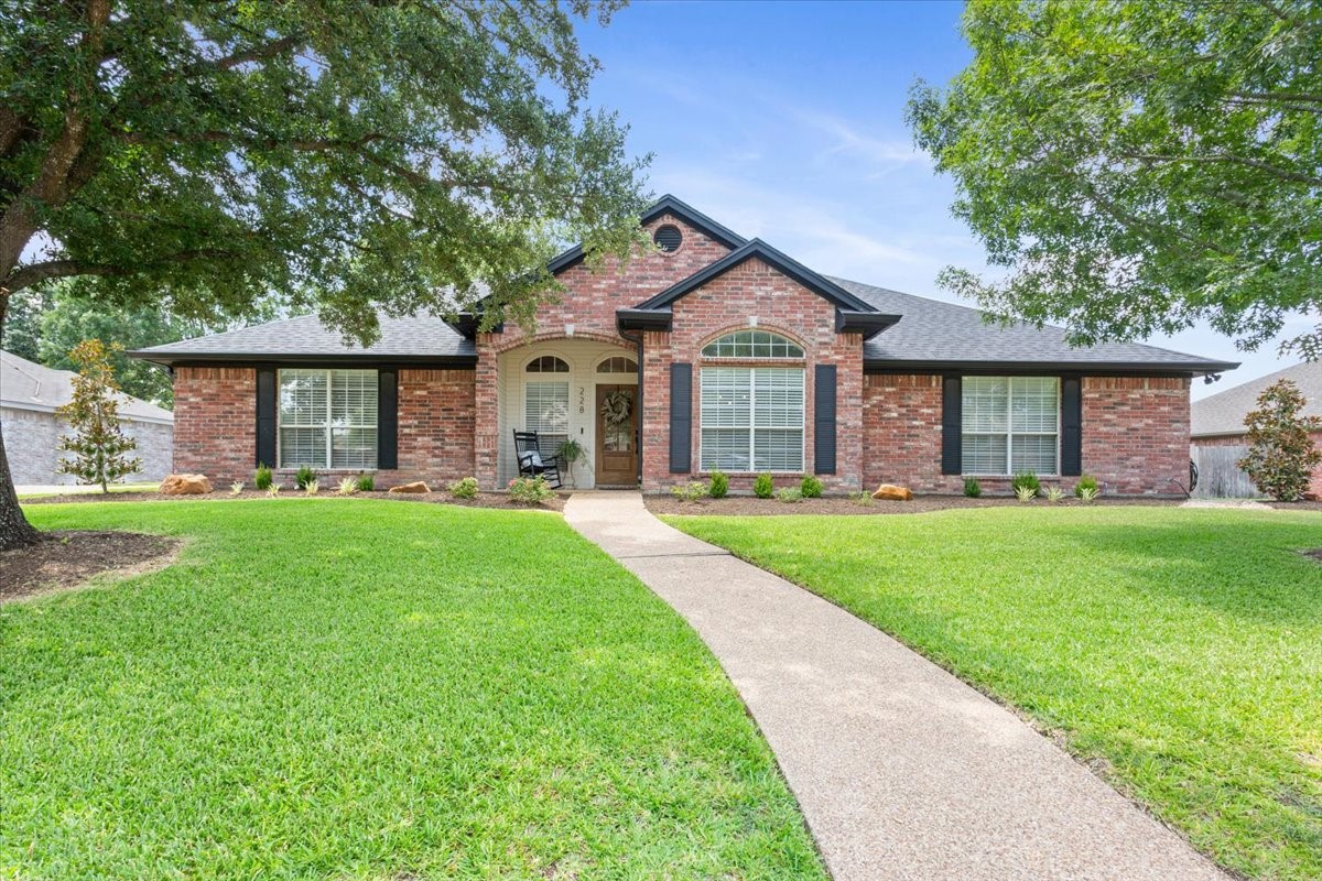 228 Greystone Drive Hewitt TX 76643