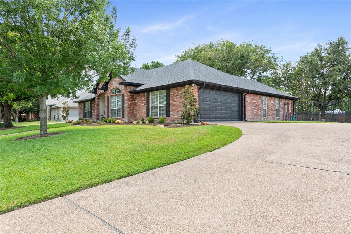 228 Greystone Drive Hewitt TX 76643