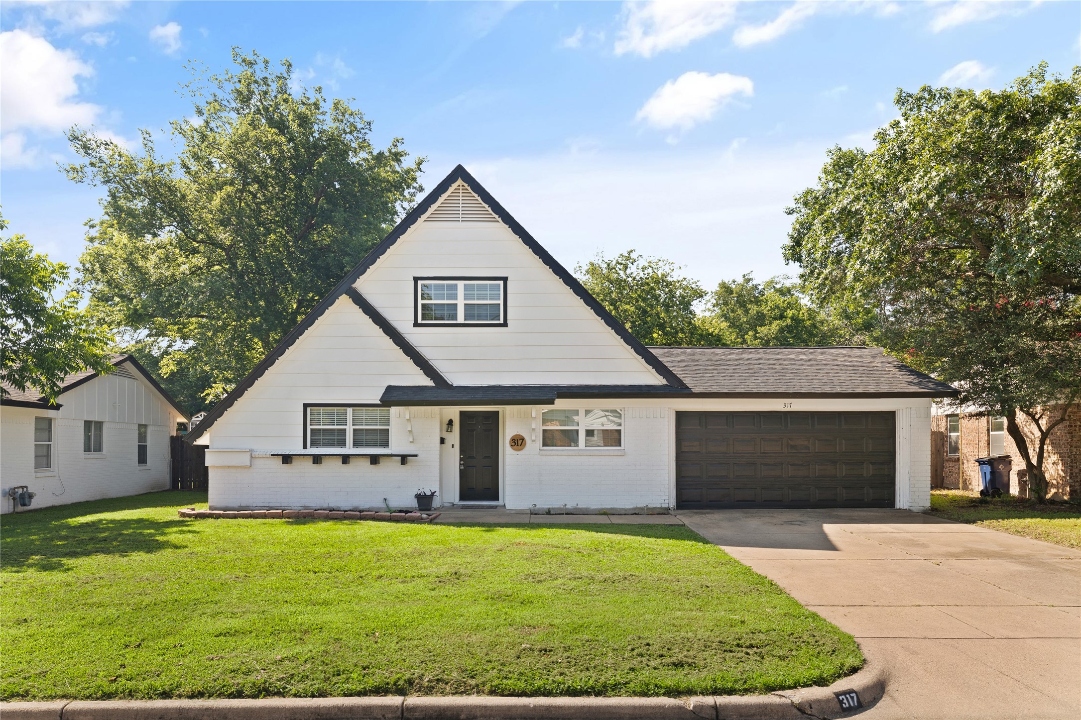 317 Lena Lane Burleson TX 76028