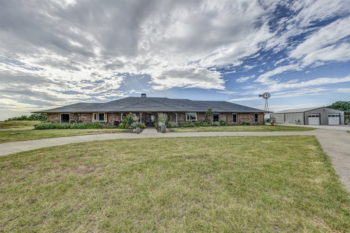 114 County Road 2475 Alvord TX 76225