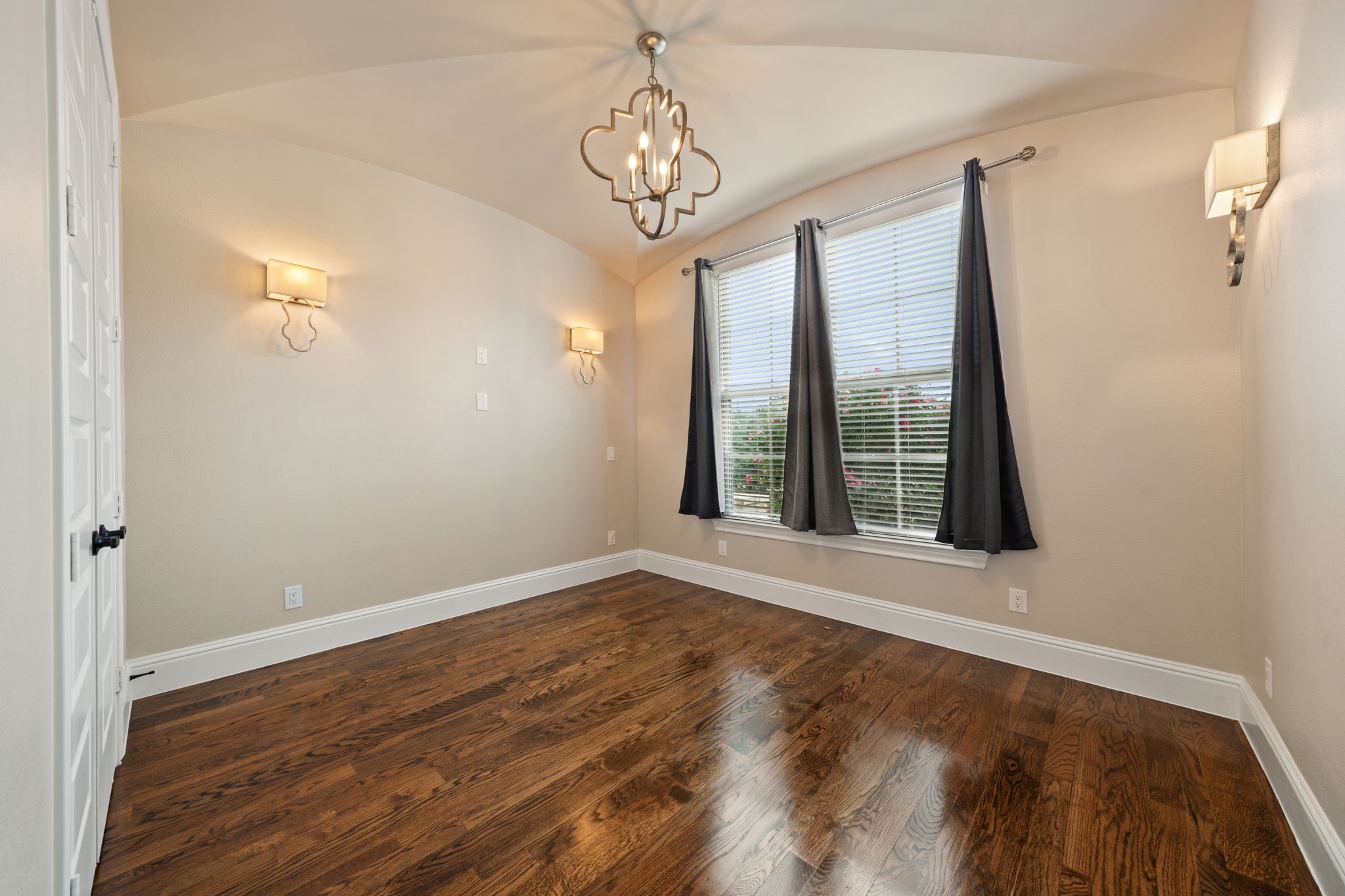 2104 Wellington Street Greenville TX 75401