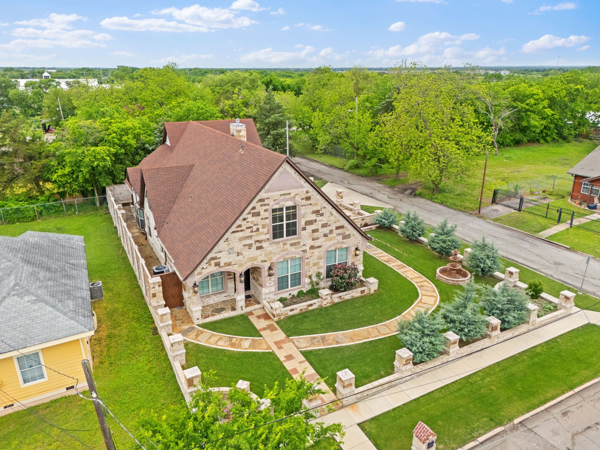 2104 Wellington Street Greenville TX 75401