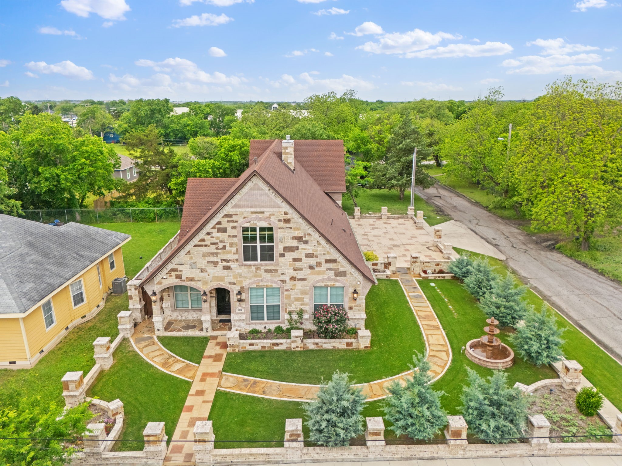 2104 Wellington Street Greenville TX 75401