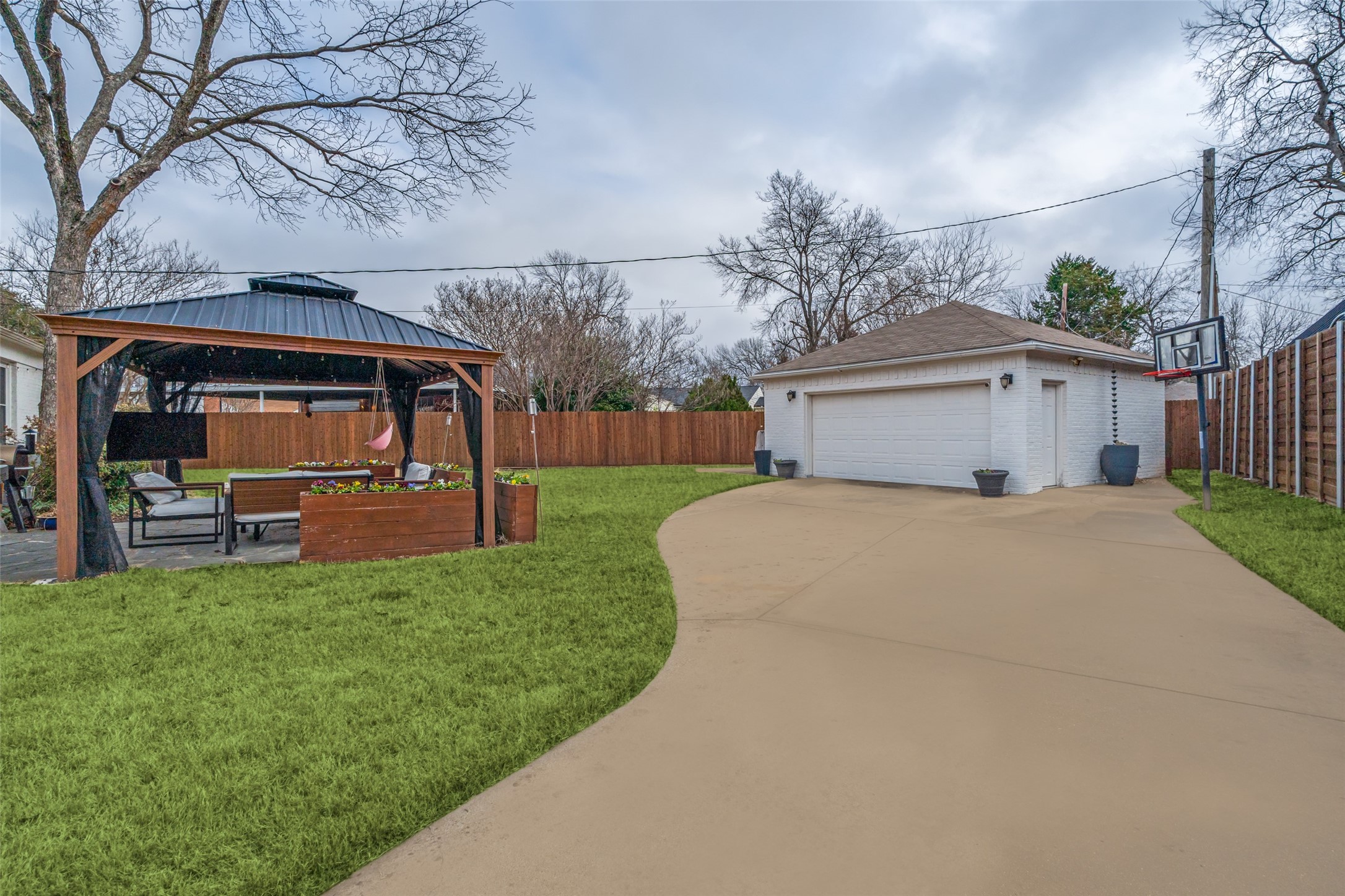 6718 Starling Circle Dallas TX 75209