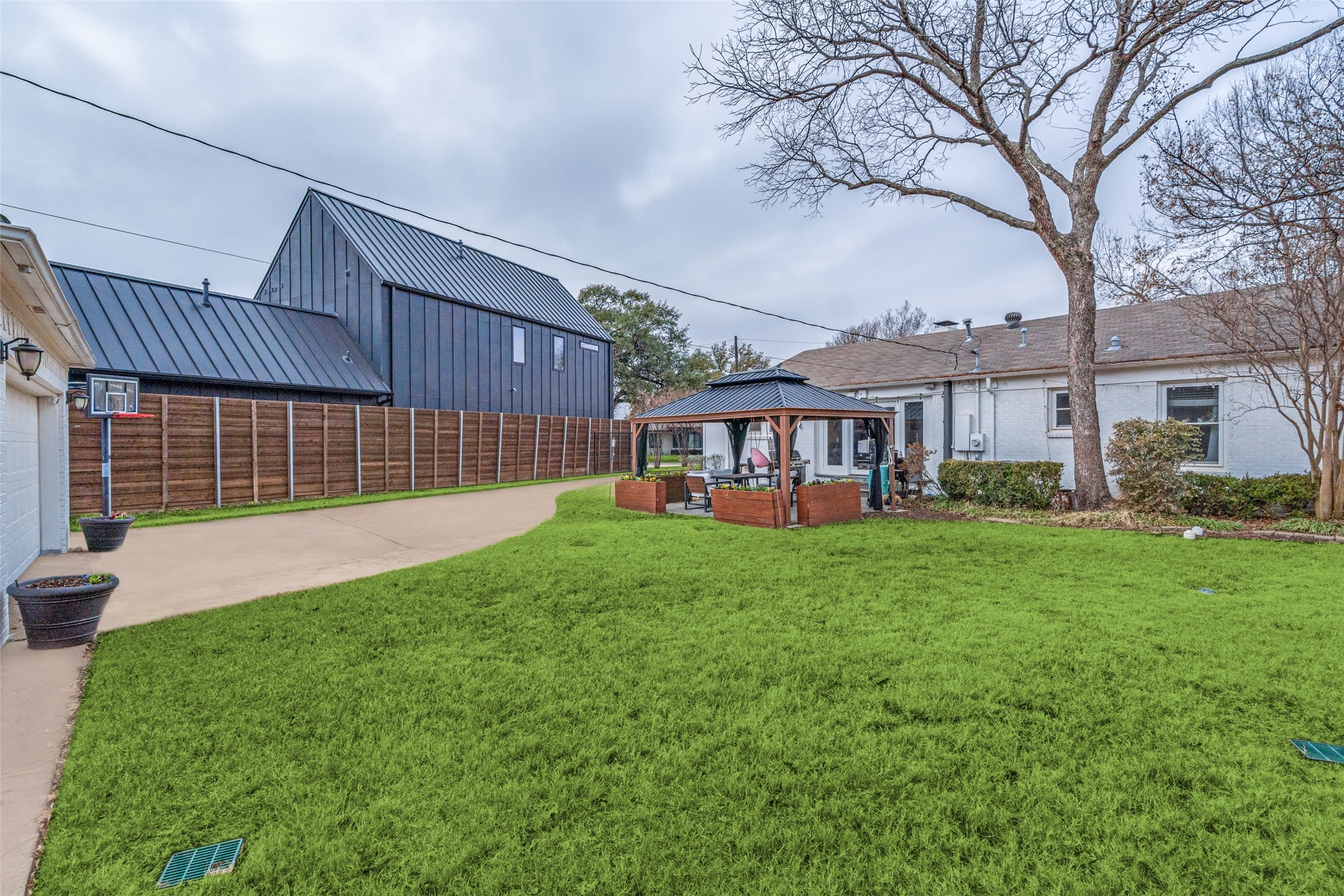 6718 Starling Circle Dallas TX 75209