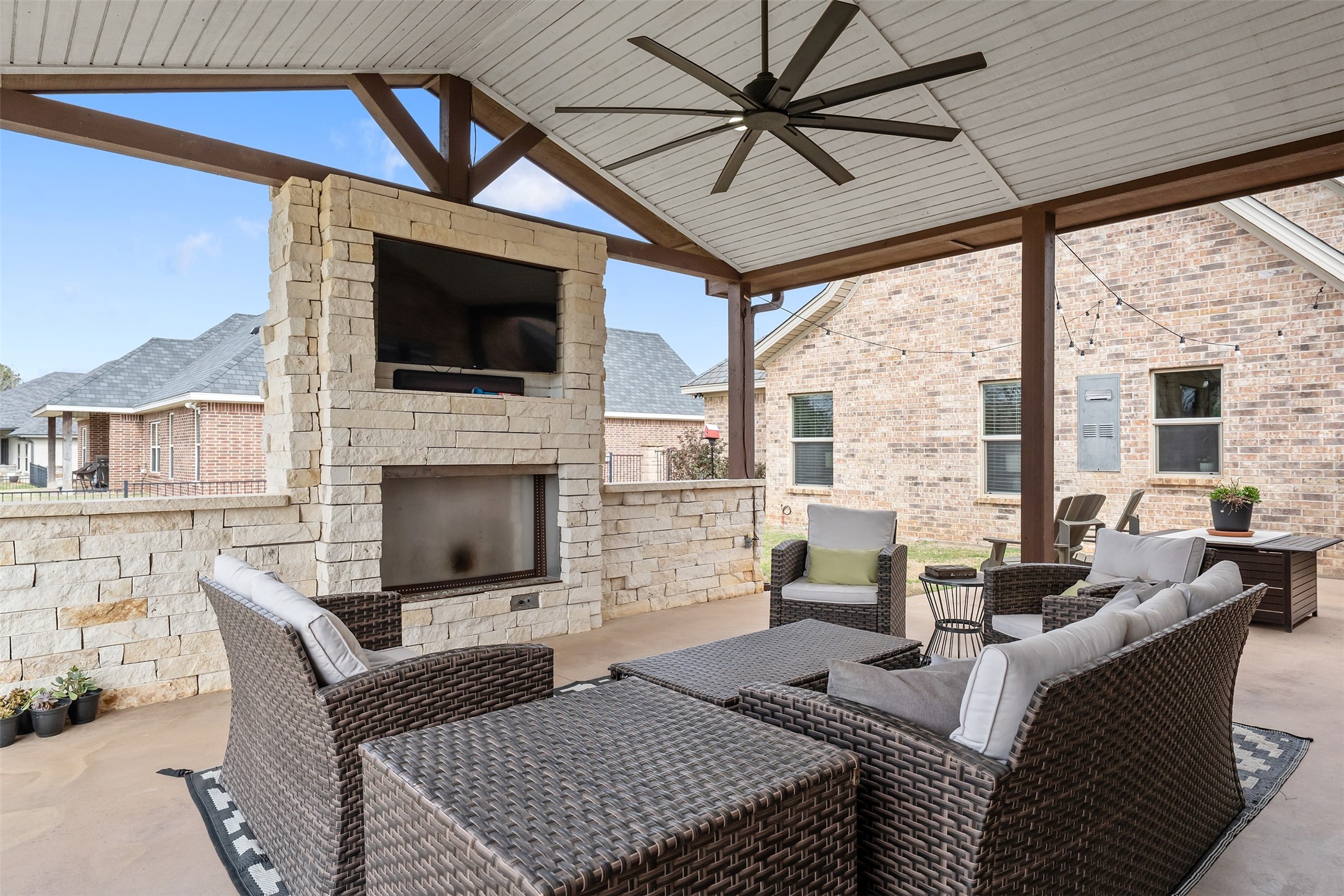 404 Corrigan Trails Boulevard Lindale TX 75771