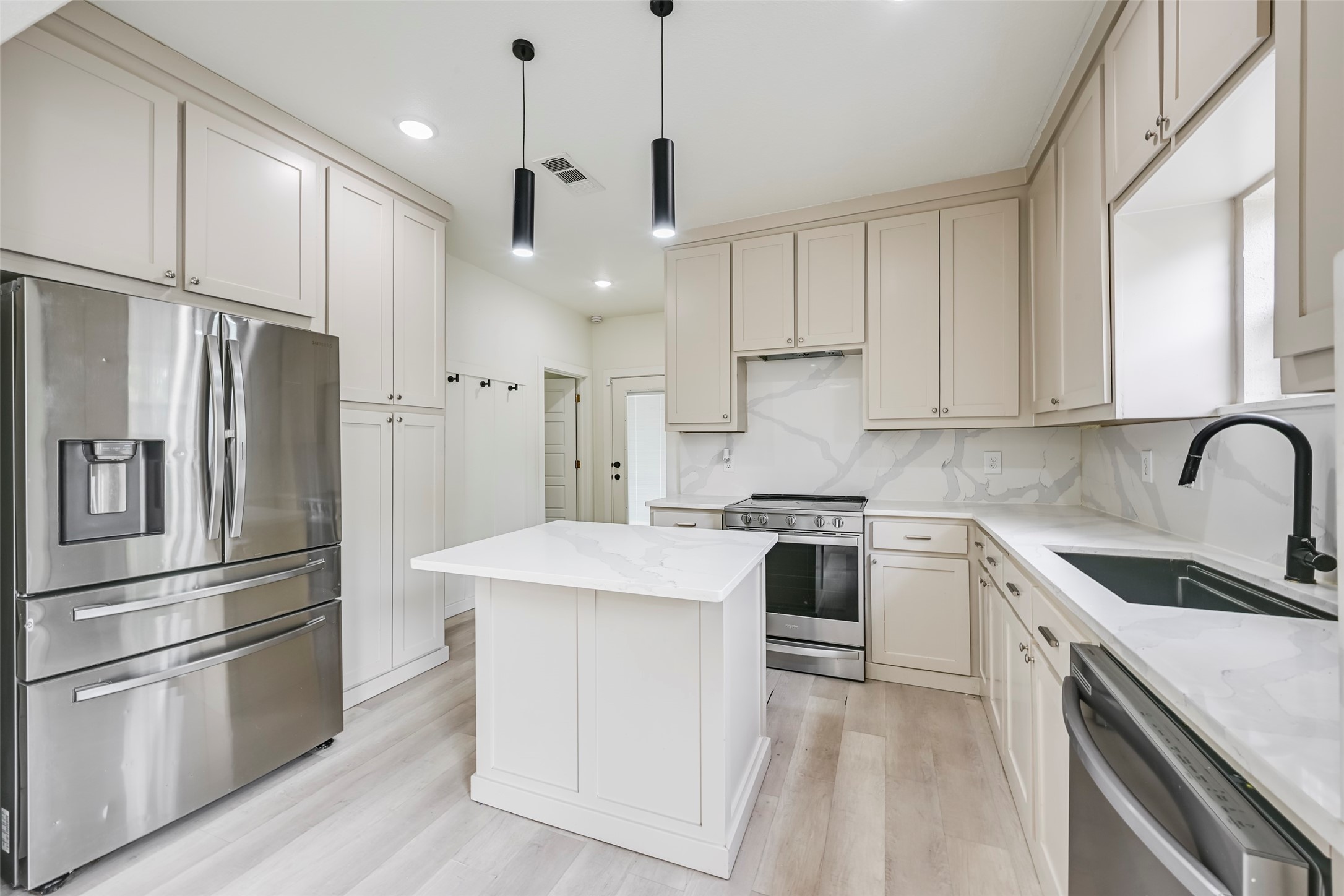 2109 Gould Avenue Fort Worth TX 76164
