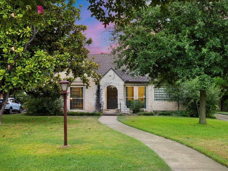626 N Oak Cliff Boulevard Dallas TX 75208