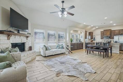 516 Lakeview Drive Alvarado TX 76009