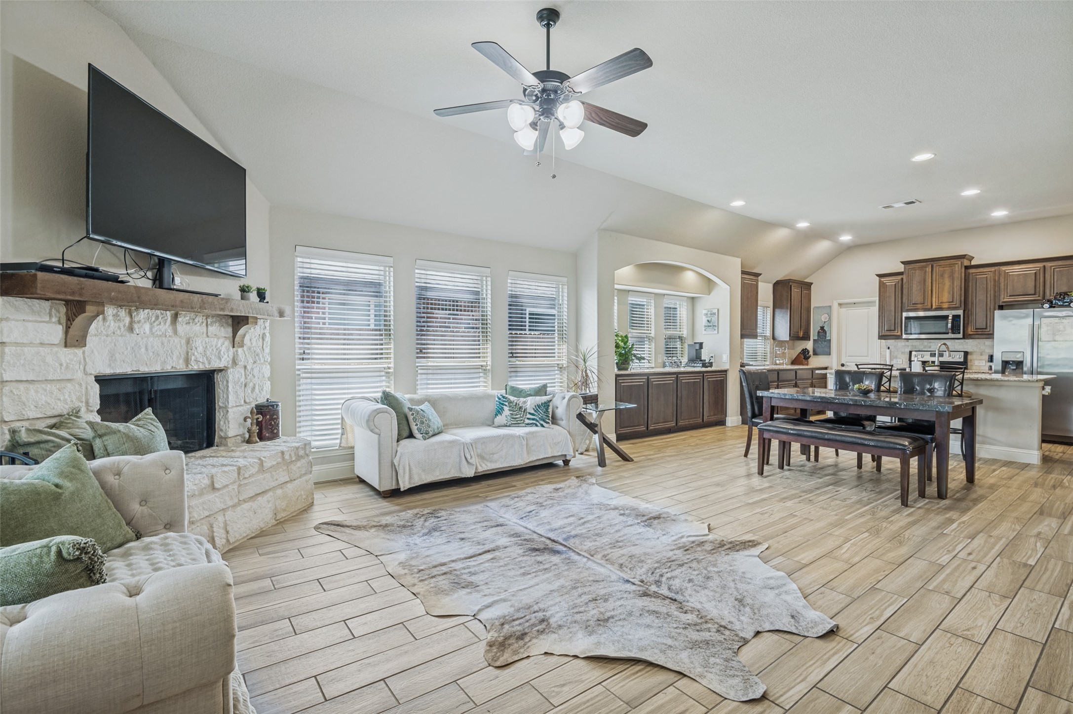 516 Lakeview Drive Alvarado TX 76009