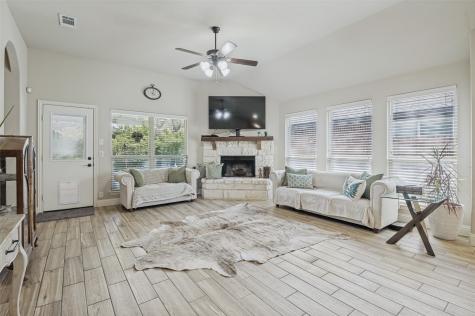 516 Lakeview Drive Alvarado TX 76009