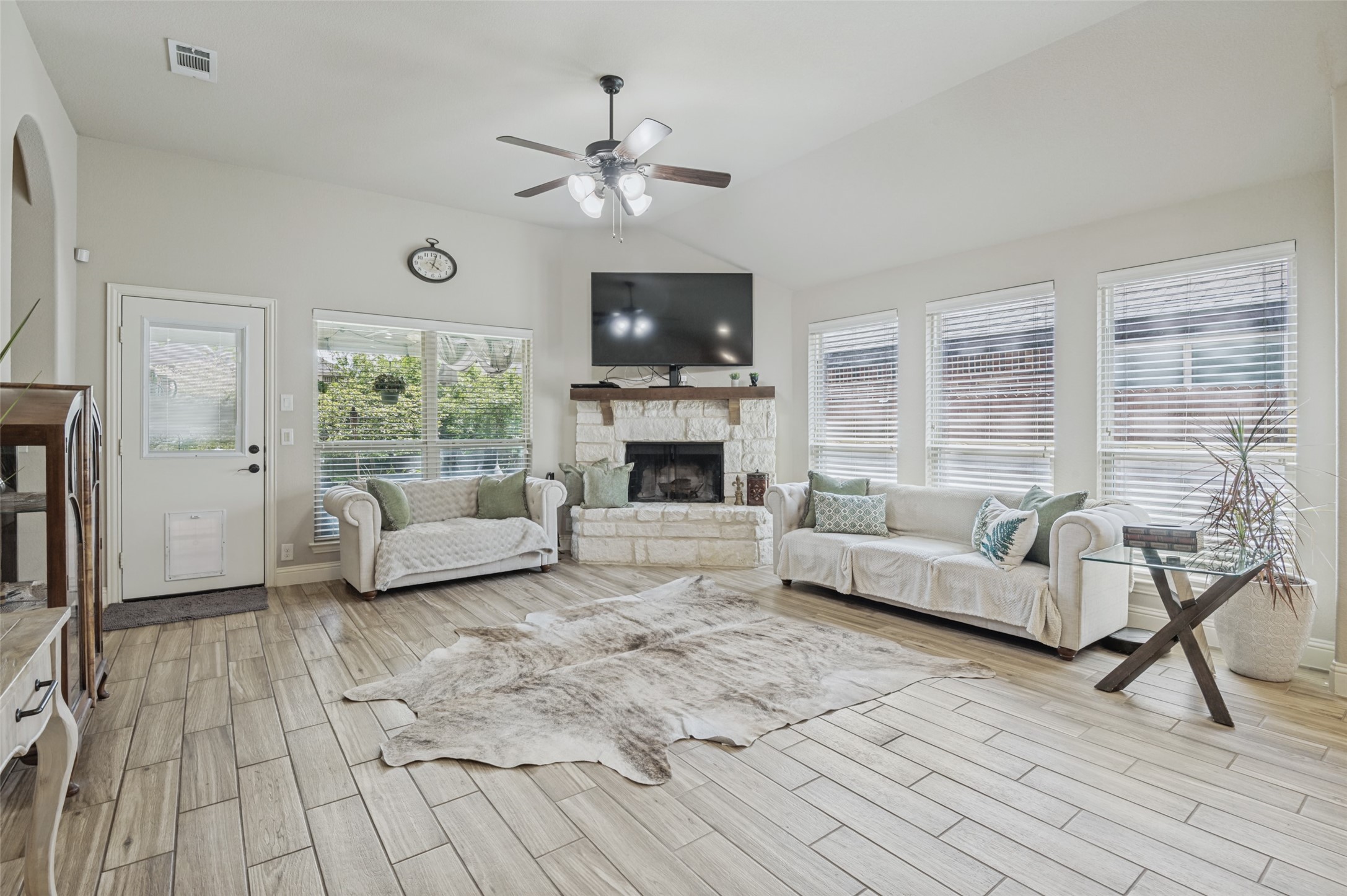 516 Lakeview Drive Alvarado TX 76009
