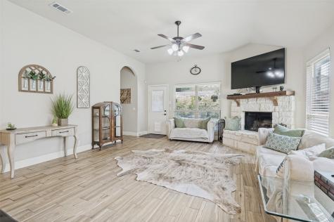 516 Lakeview Drive Alvarado TX 76009