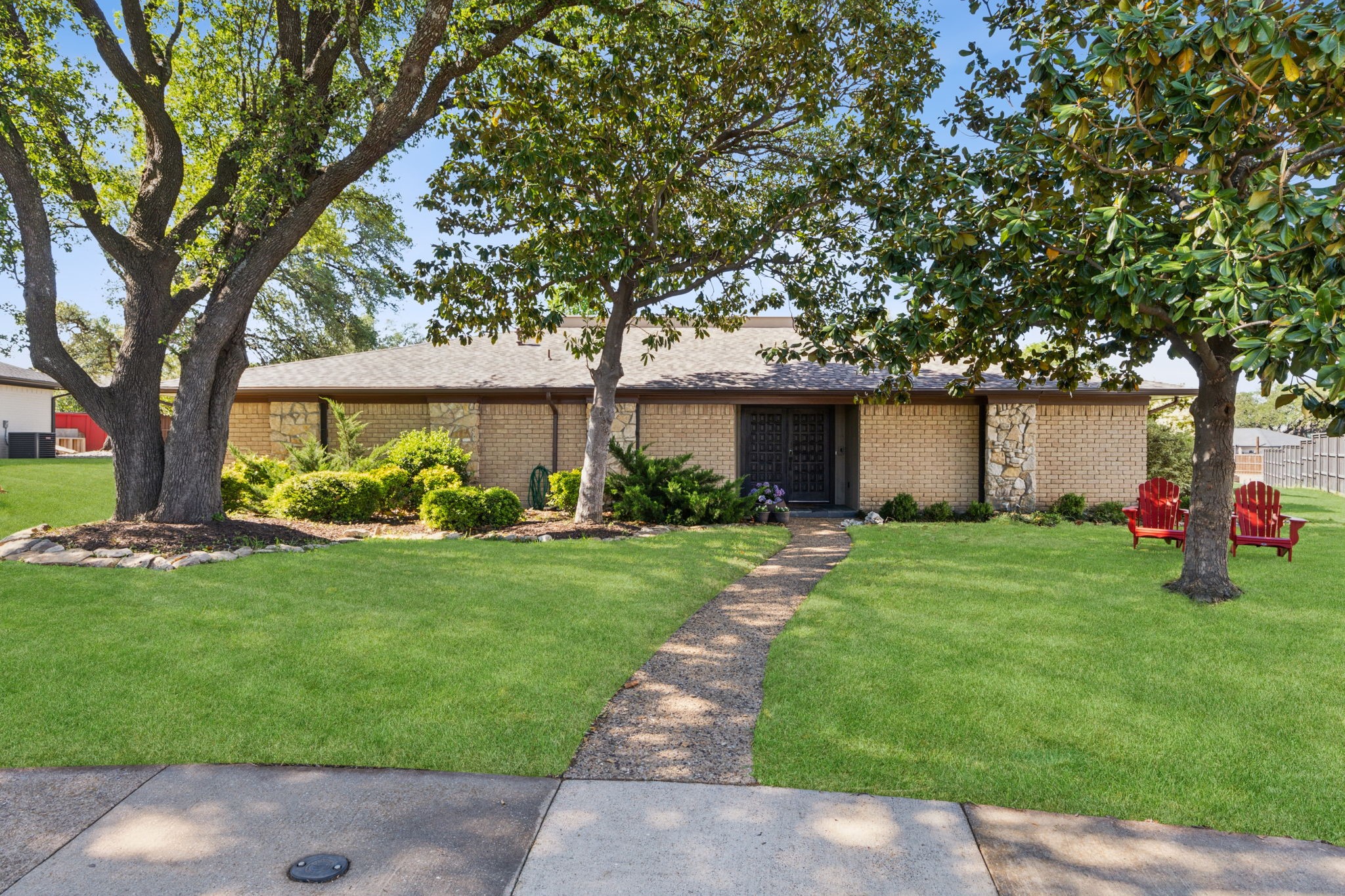 7272 Tangleglen Place Dallas TX 75248
