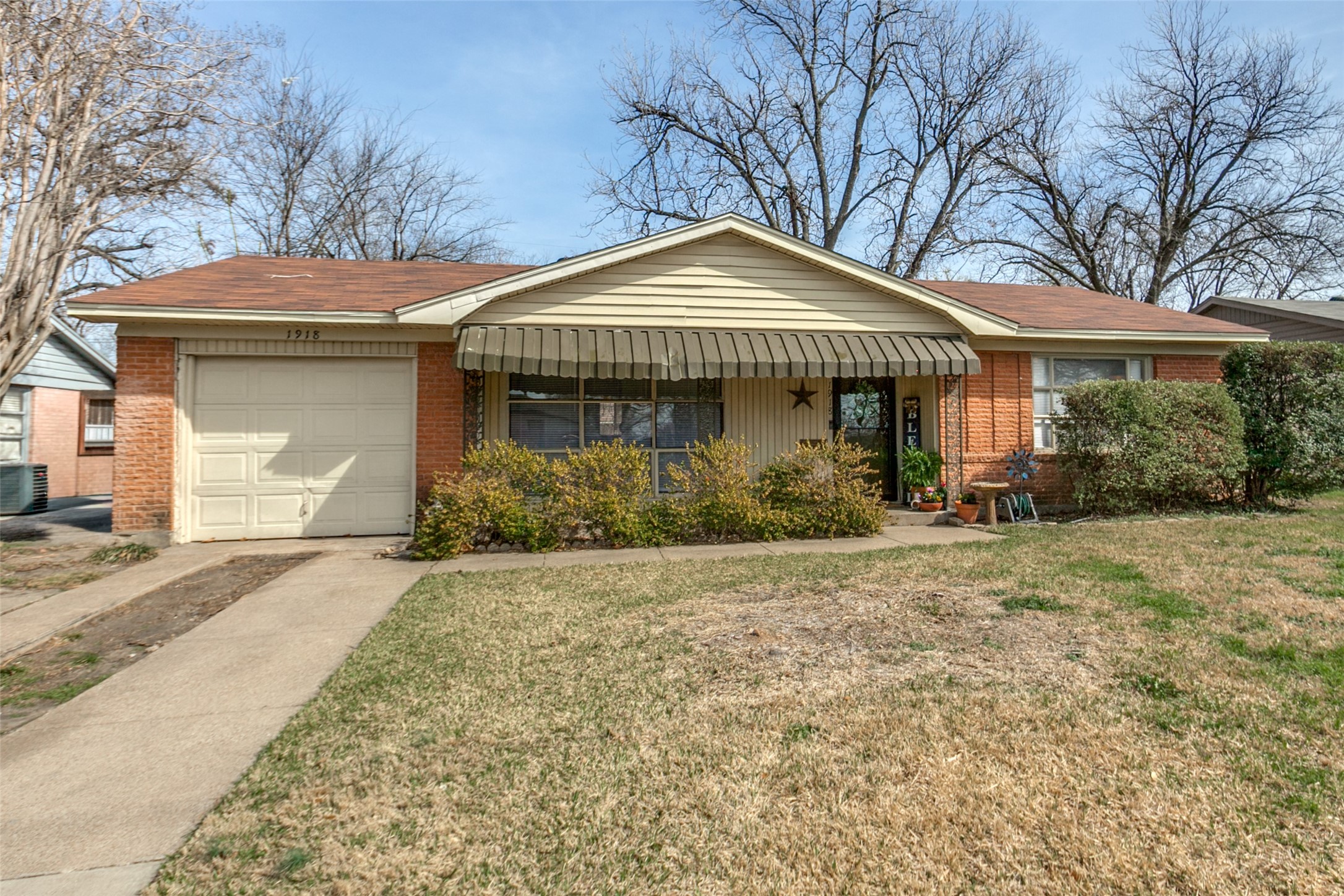 1918 S 5th Street Garland TX 75040