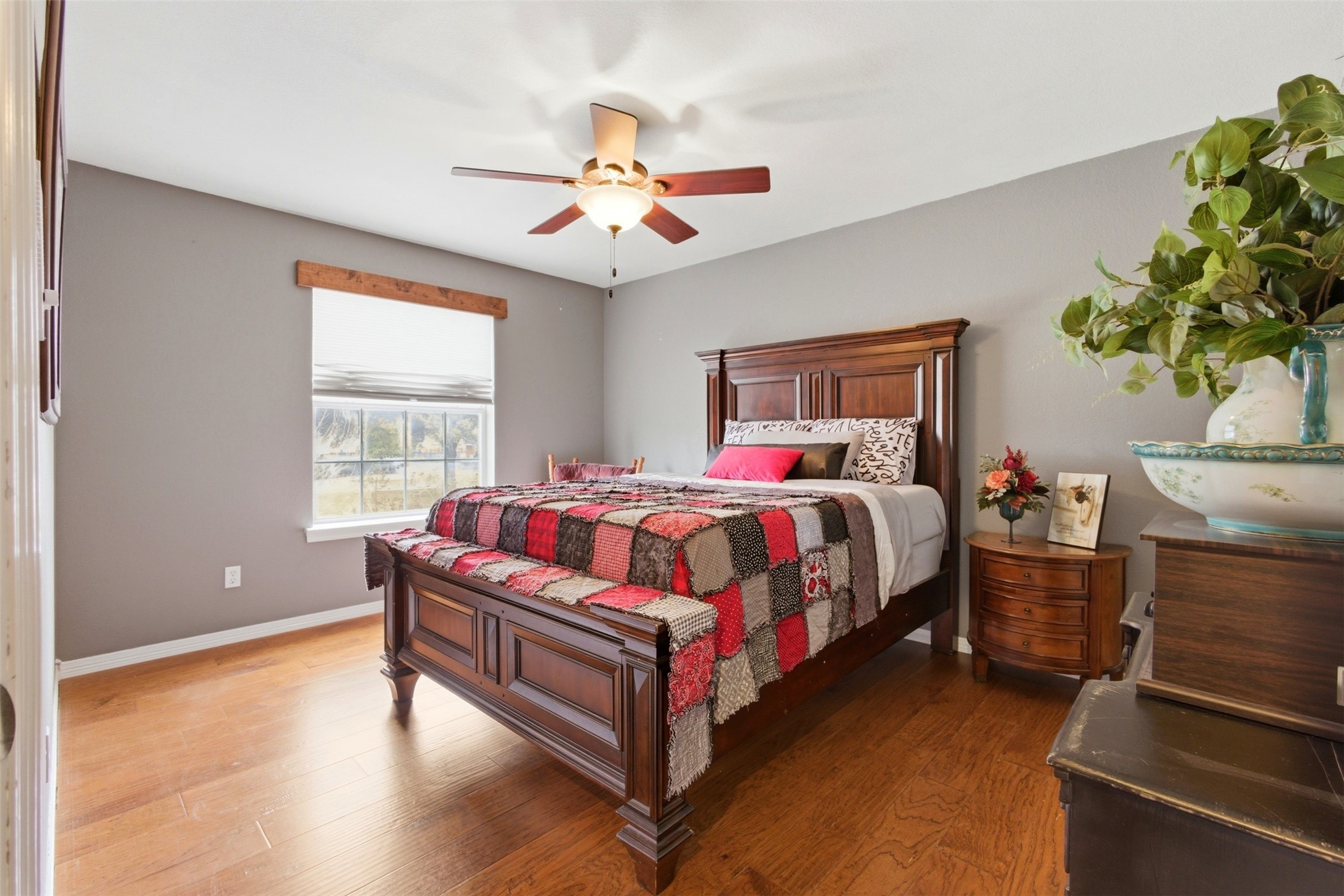 906 Valley View Avenue Red Oak TX 75154