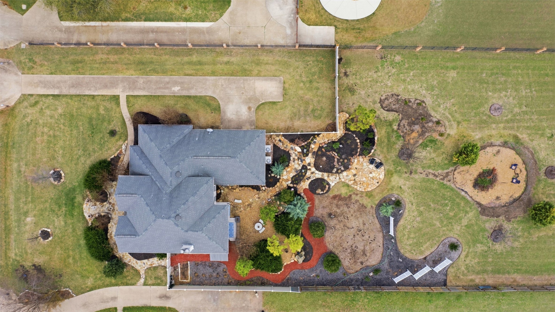 906 Valley View Avenue Red Oak TX 75154