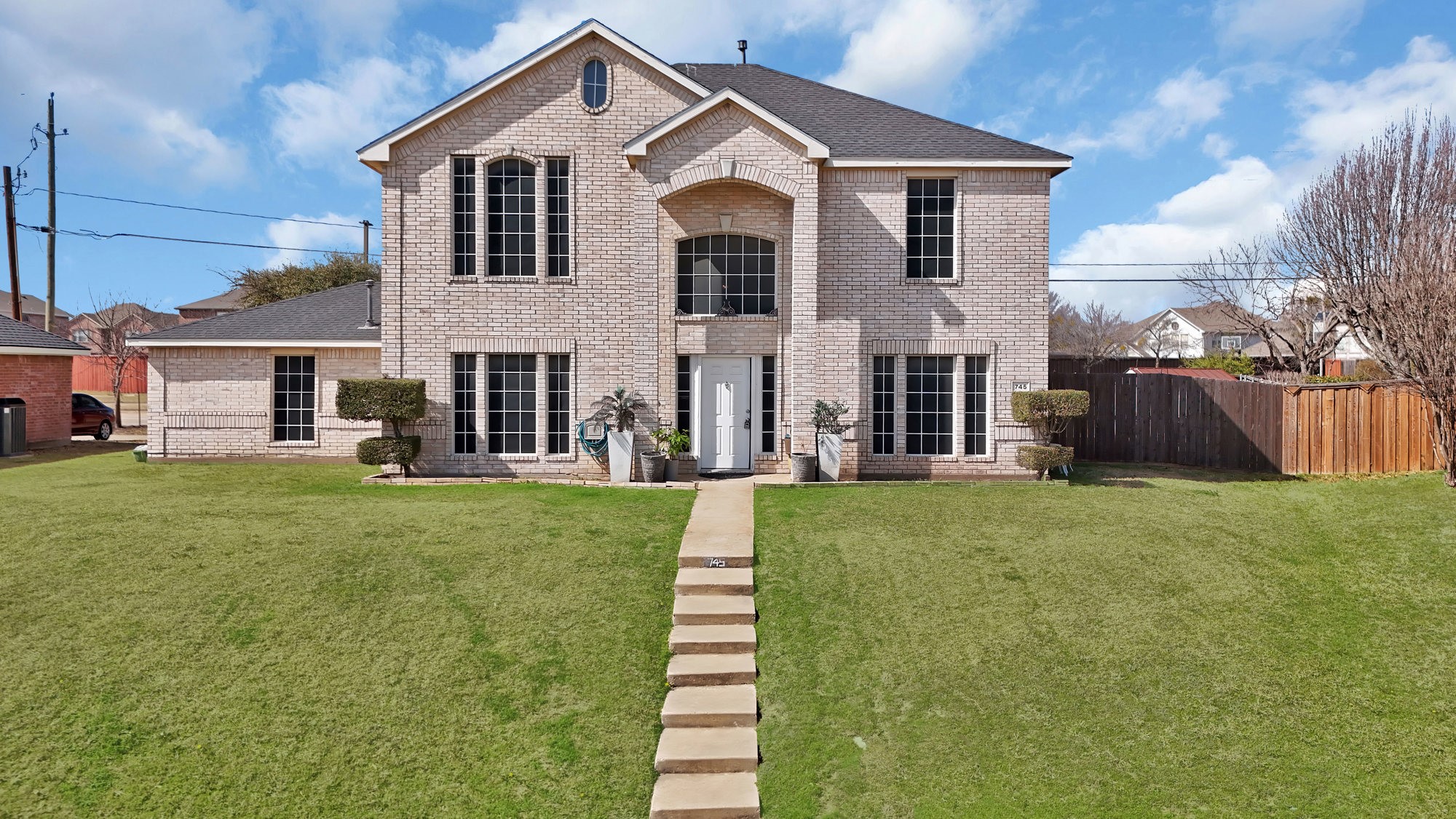 745 Woodridge Drive Desoto TX 75115