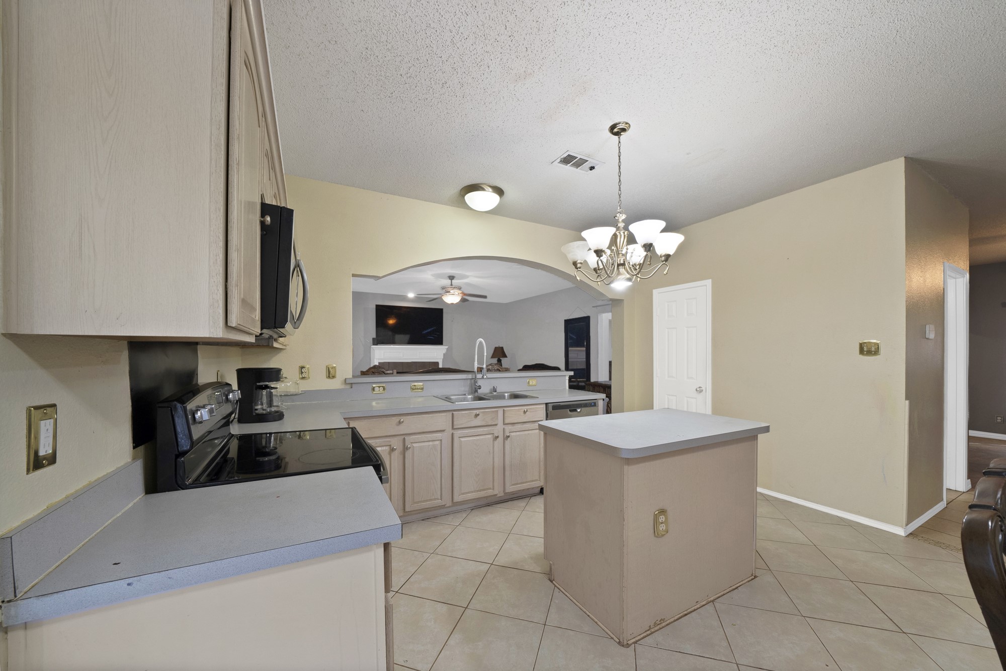 745 Woodridge Drive Desoto TX 75115