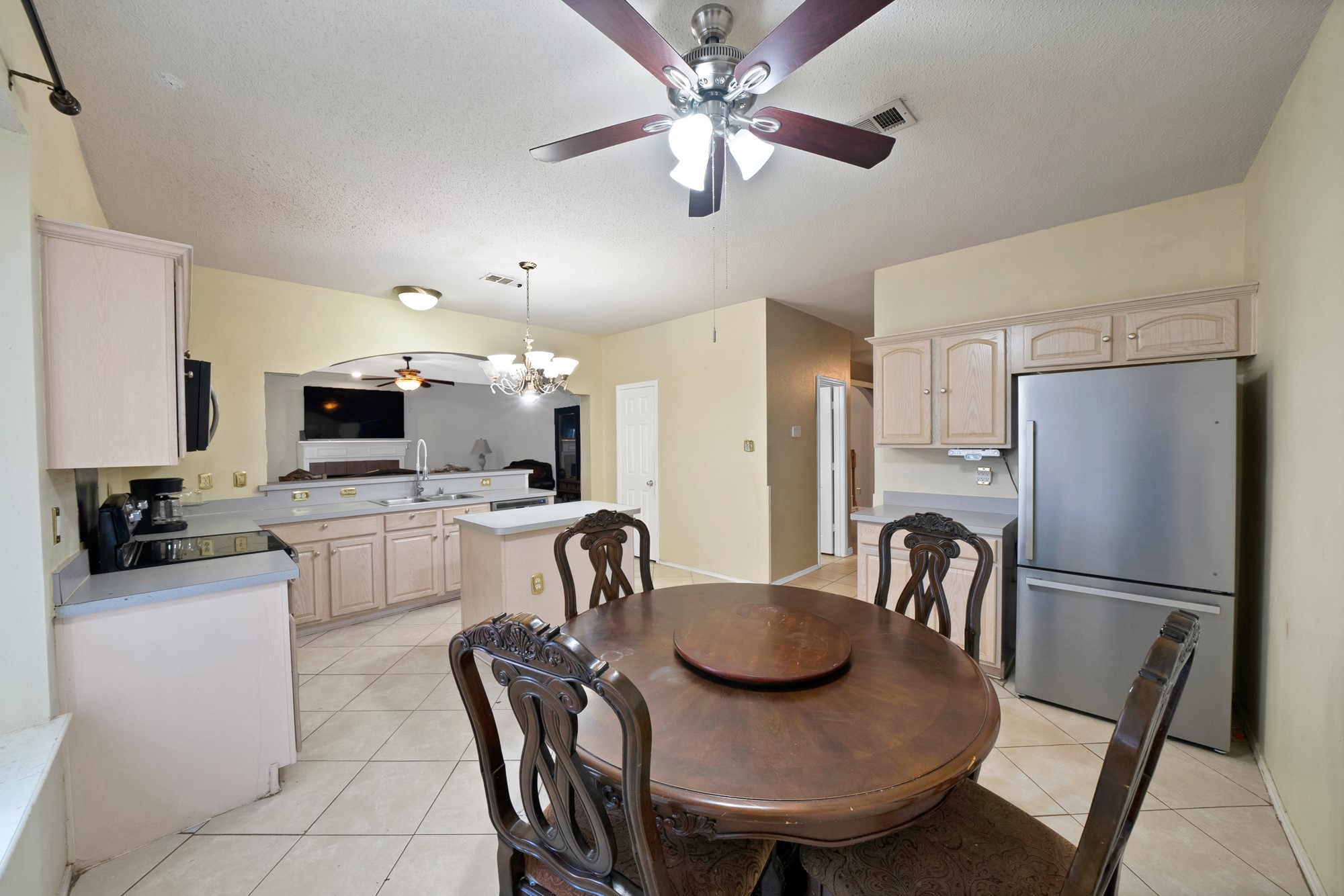745 Woodridge Drive Desoto TX 75115