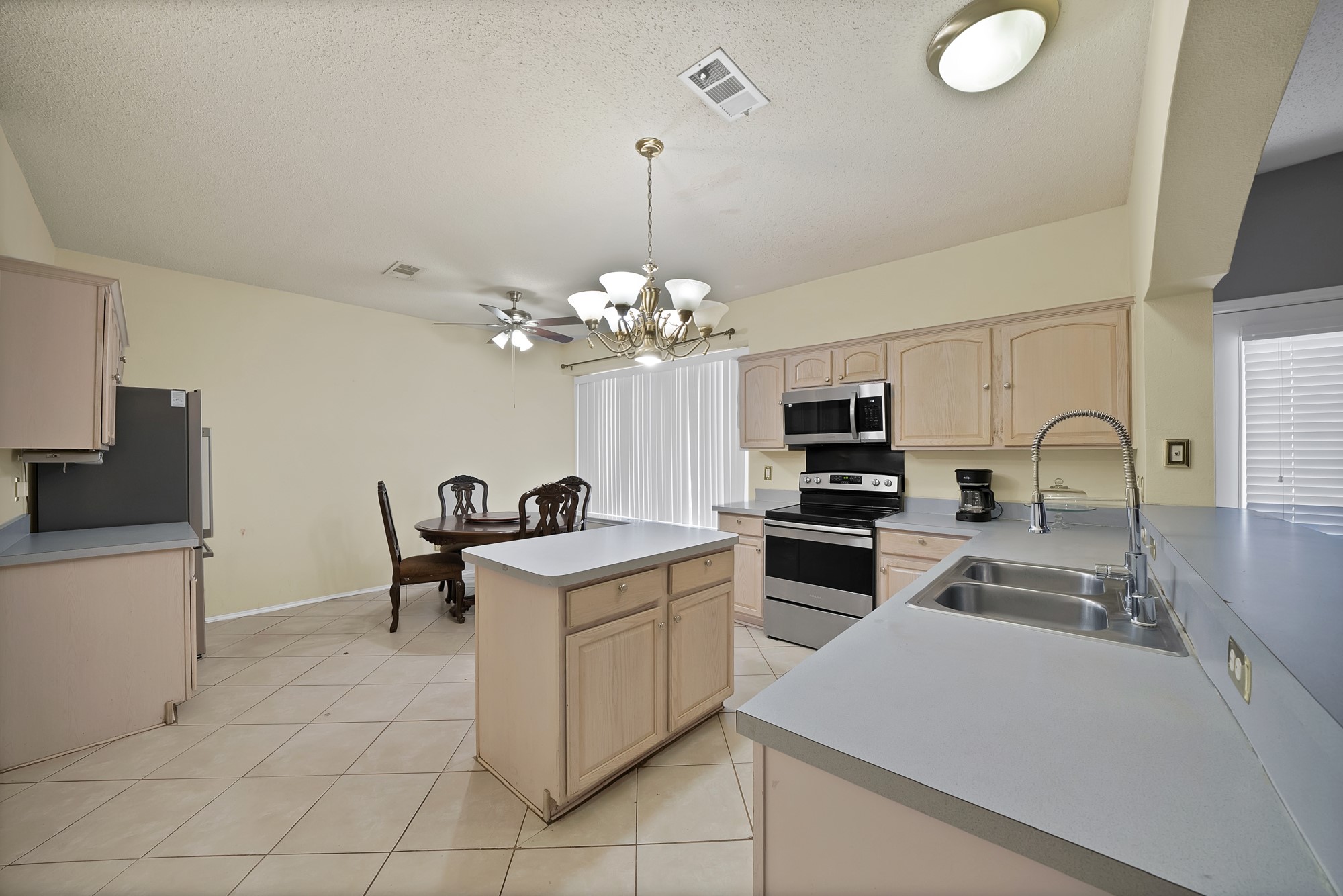 745 Woodridge Drive Desoto TX 75115