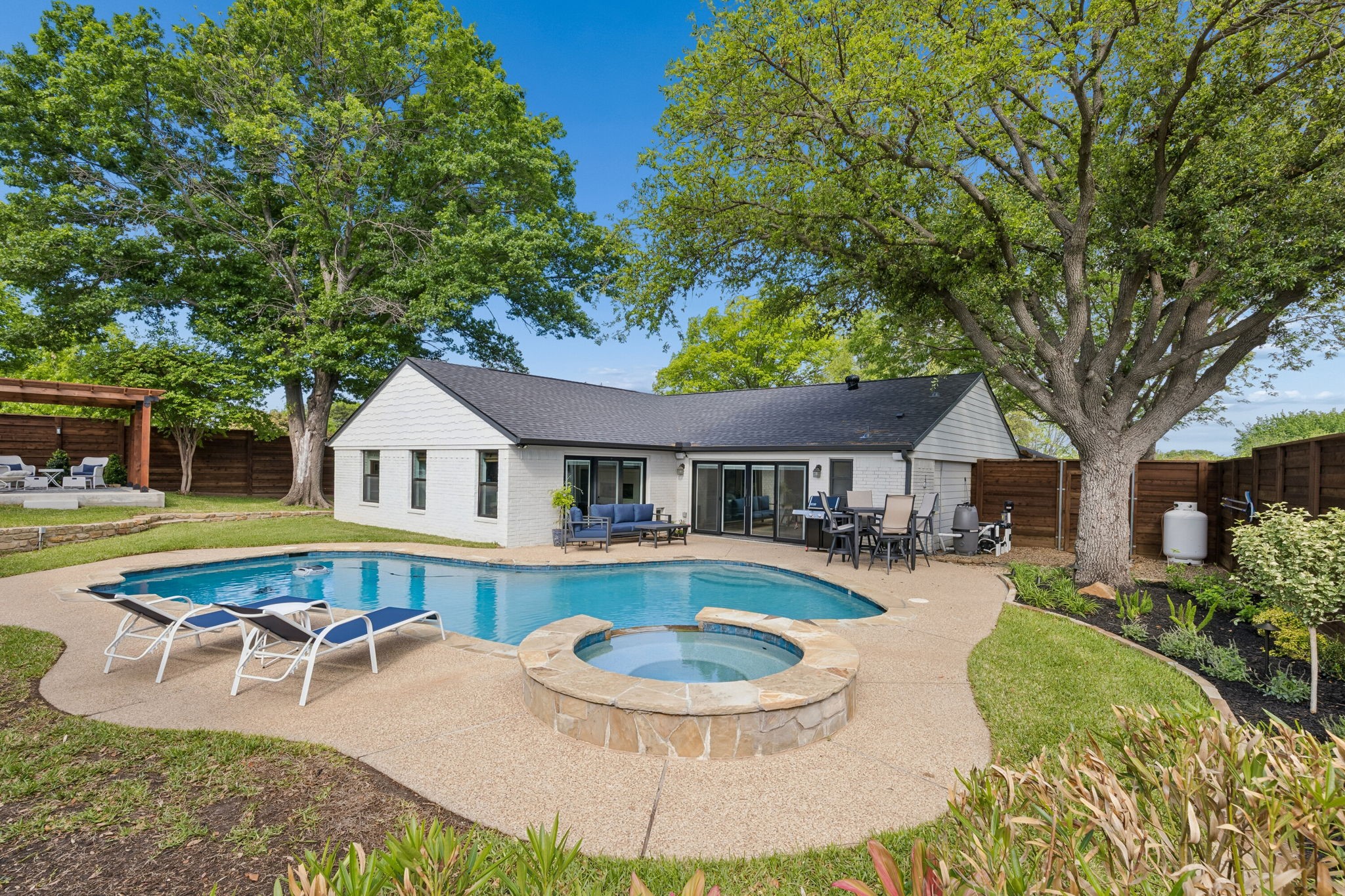 1114 Normandy Drive Grapevine TX 76051
