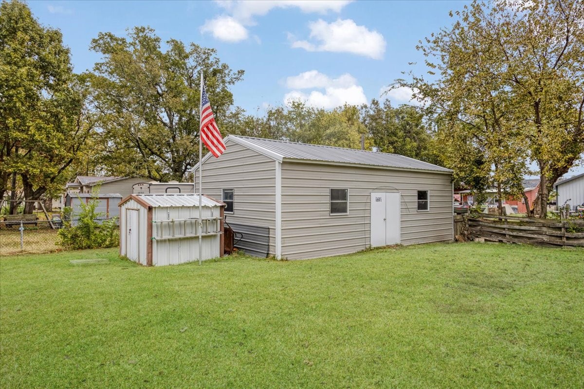 107 S Branch Street Bells TX 75414