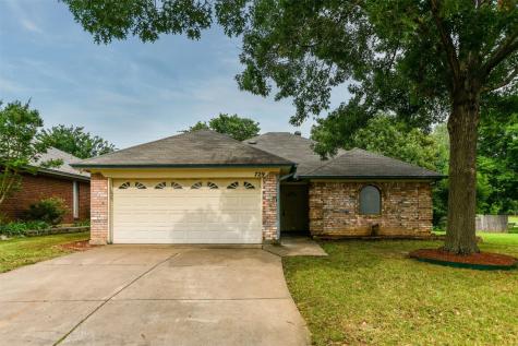 729 Cross Ridge Circle N Fort Worth TX 76120