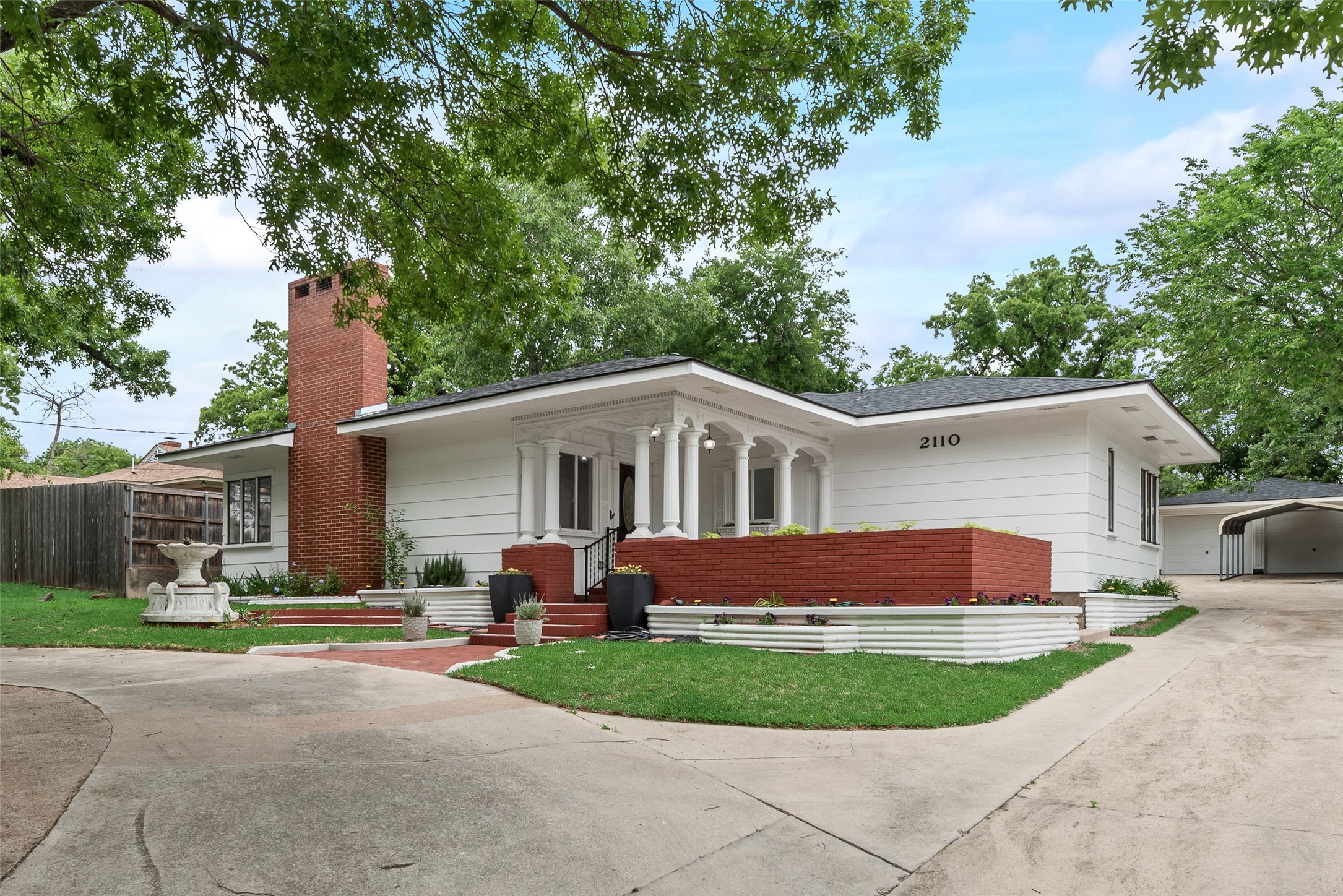 2110 N Locust Street Denton TX 76209