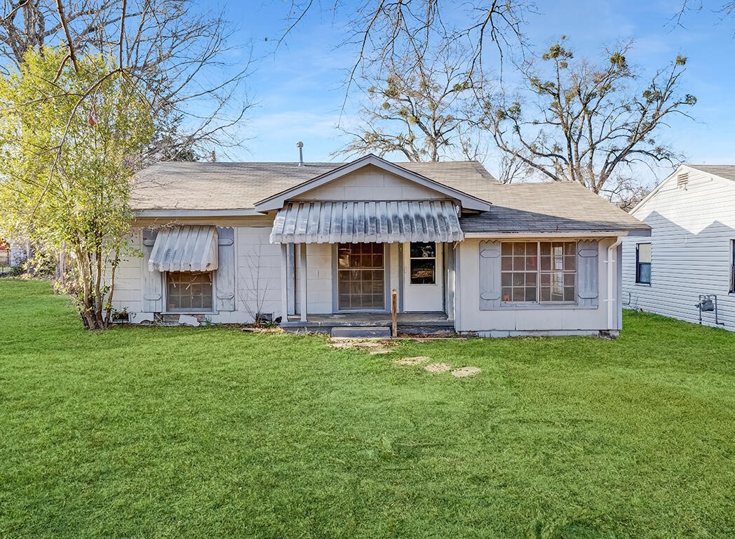 733 Arizona Avenue Wake Village TX 75501