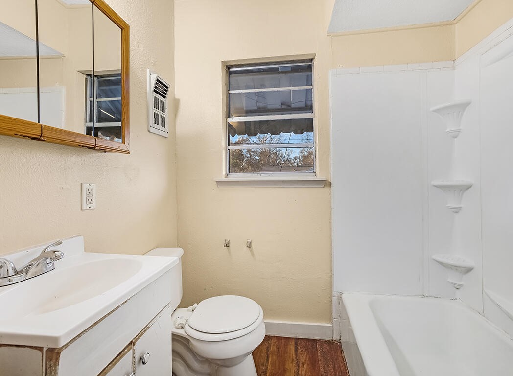 733 Arizona Avenue Wake Village TX 75501