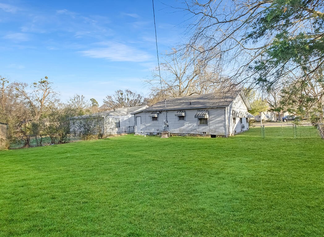 733 Arizona Avenue Wake Village TX 75501