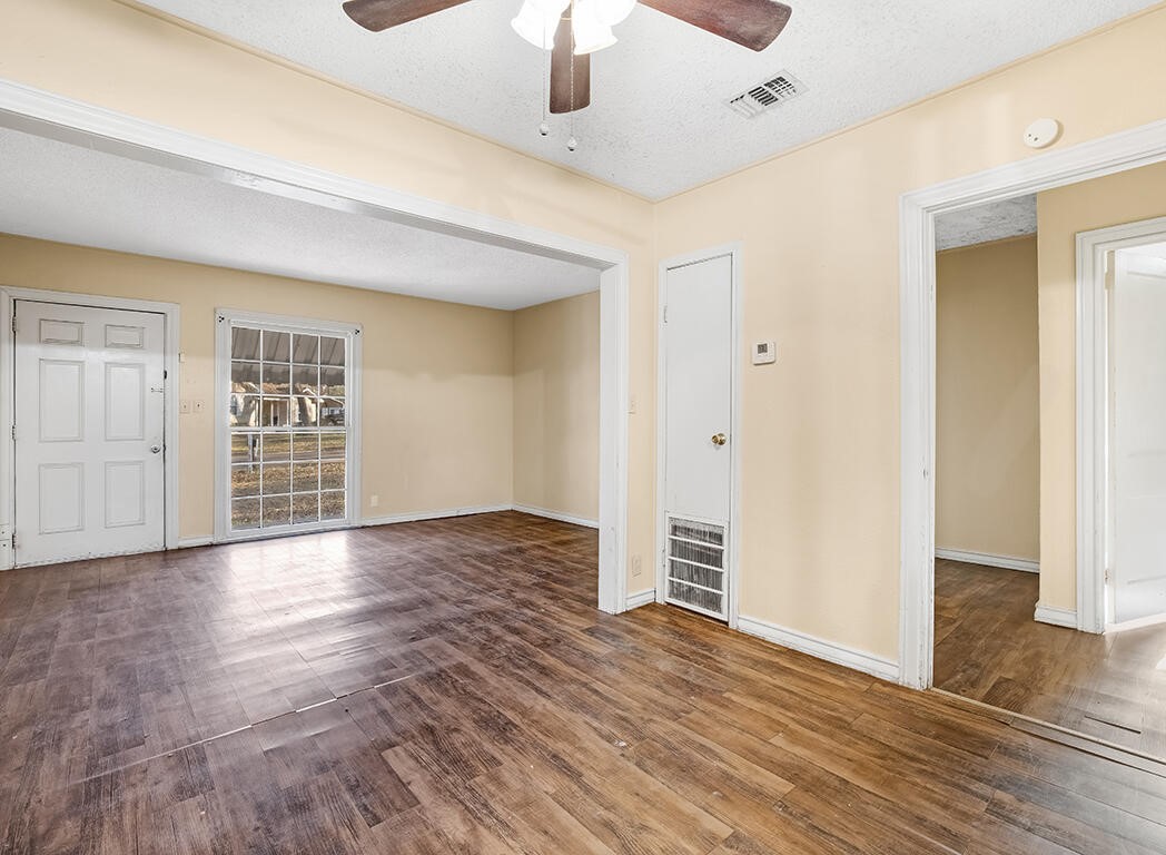 733 Arizona Avenue Wake Village TX 75501