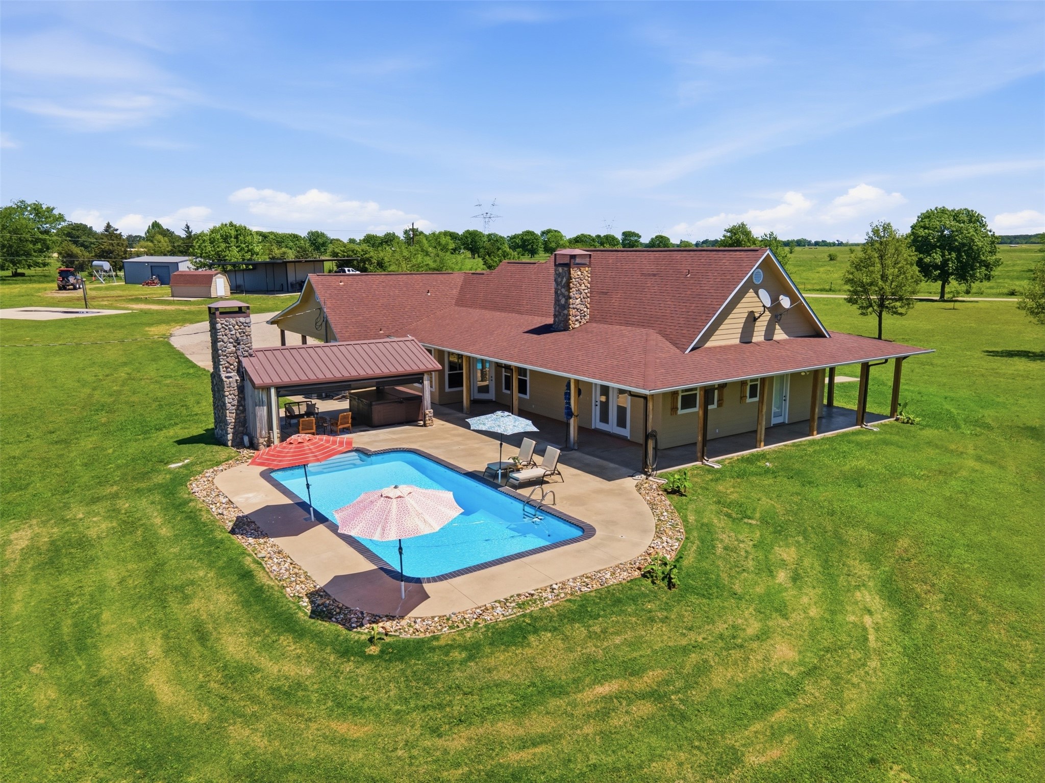 1676 NW County Road 1030 Mount Vernon TX 75457