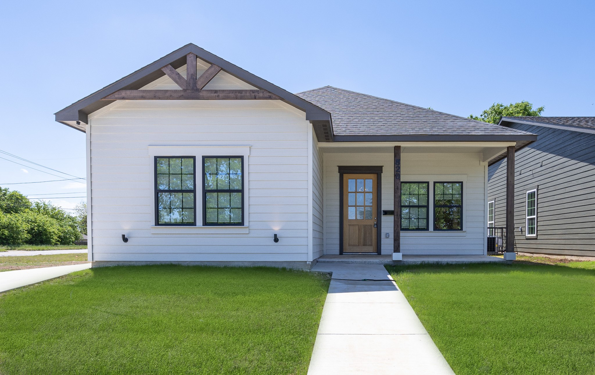 820 Glen Garden Fort Worth TX 76104
