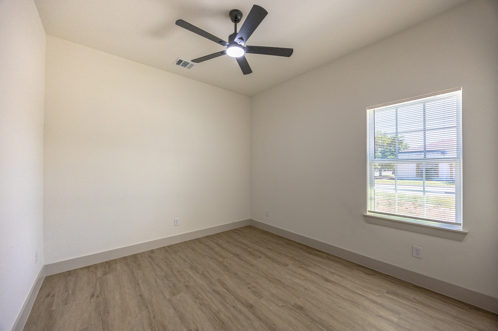 820 Glen Garden Fort Worth TX 76104