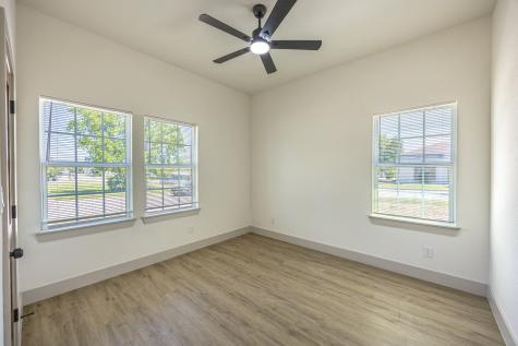 820 Glen Garden Fort Worth TX 76104