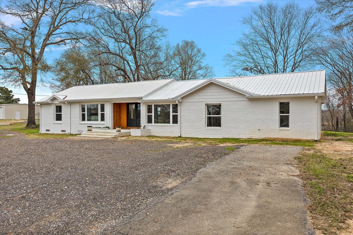 4079 State Highway 87 S Center TX 75935