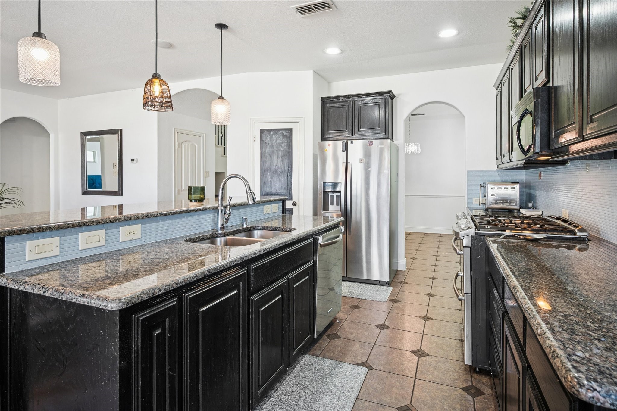 1131 Charleston Lane Savannah TX 76227