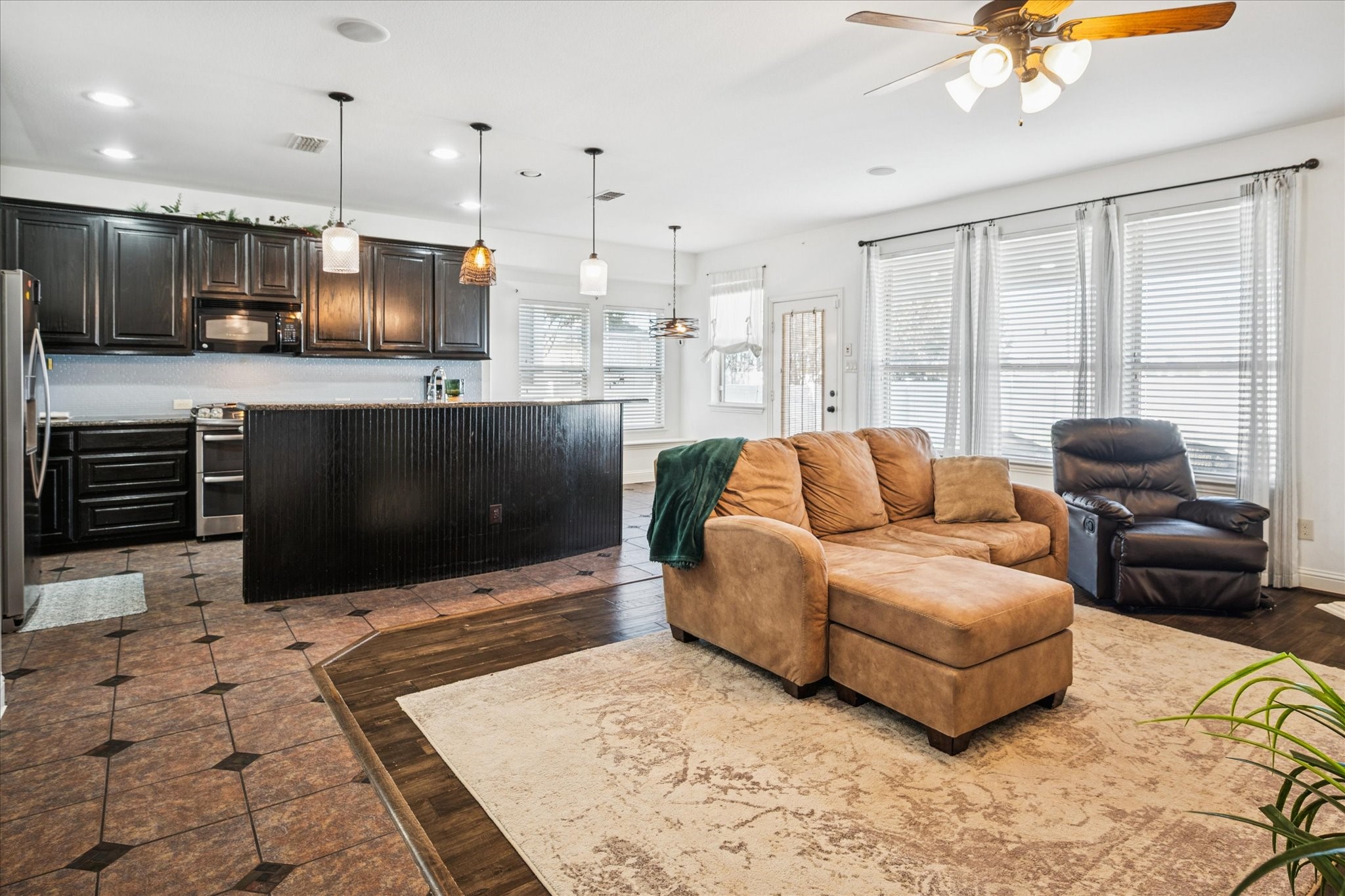 1131 Charleston Lane Savannah TX 76227
