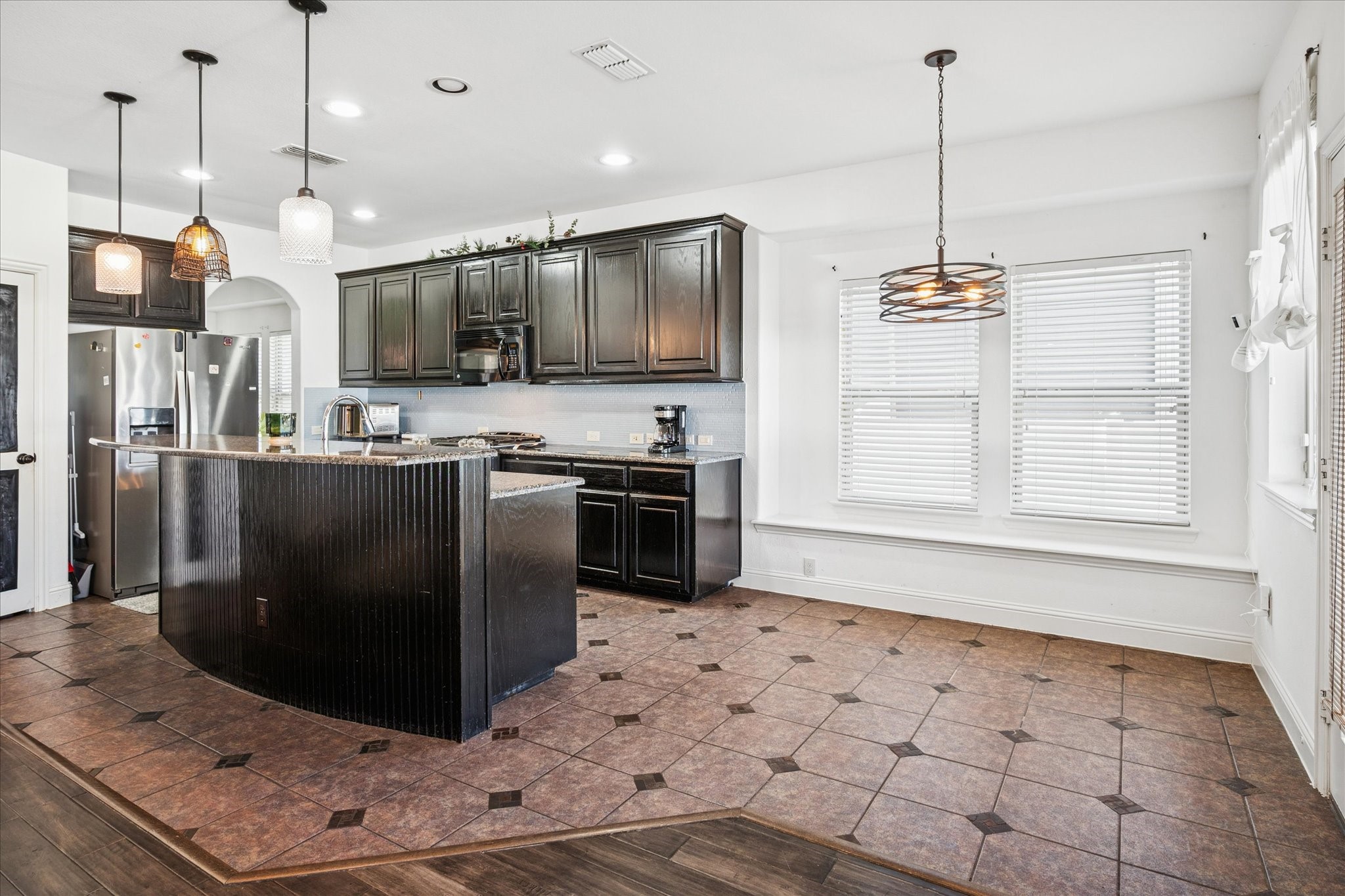 1131 Charleston Lane Savannah TX 76227