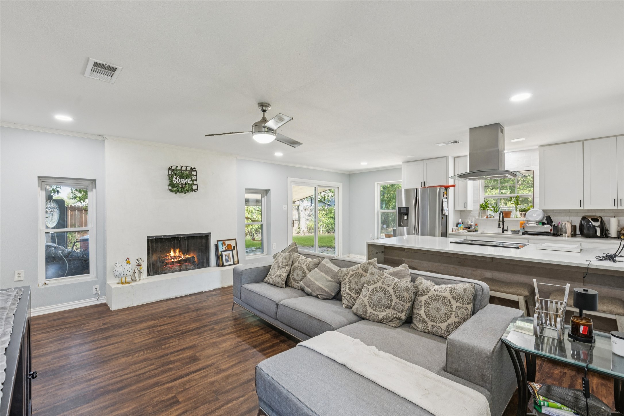 1901 Kris Street Irving TX 75060