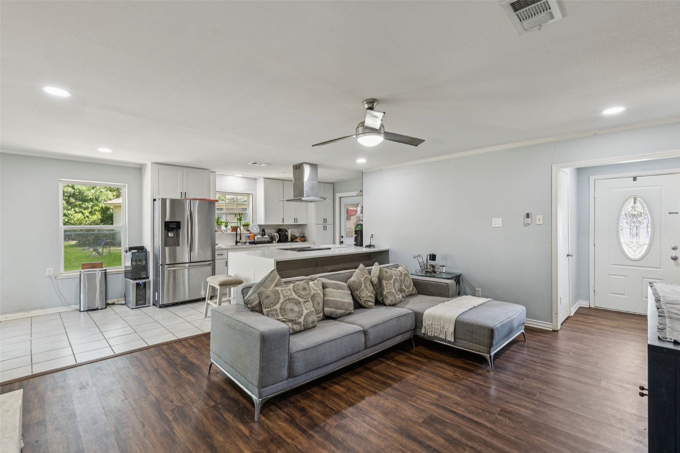 1901 Kris Street Irving TX 75060