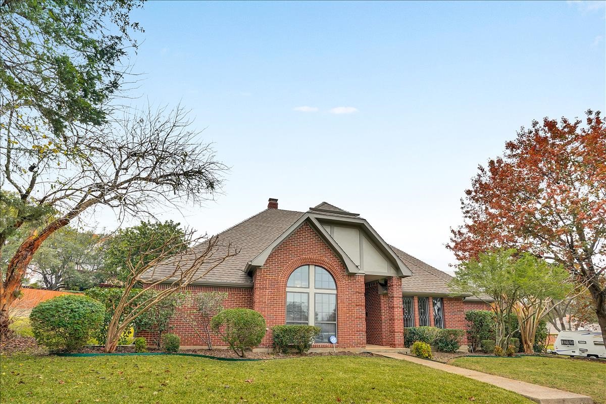 2116 Meadowview Court Garland TX 75043