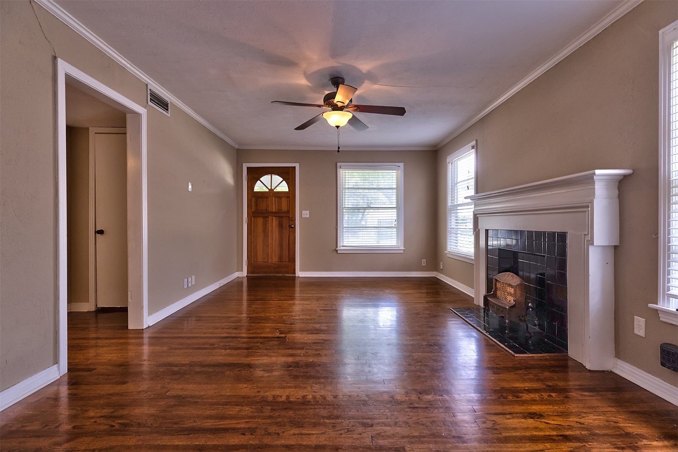 3800 El Campo Avenue Fort Worth TX 76107