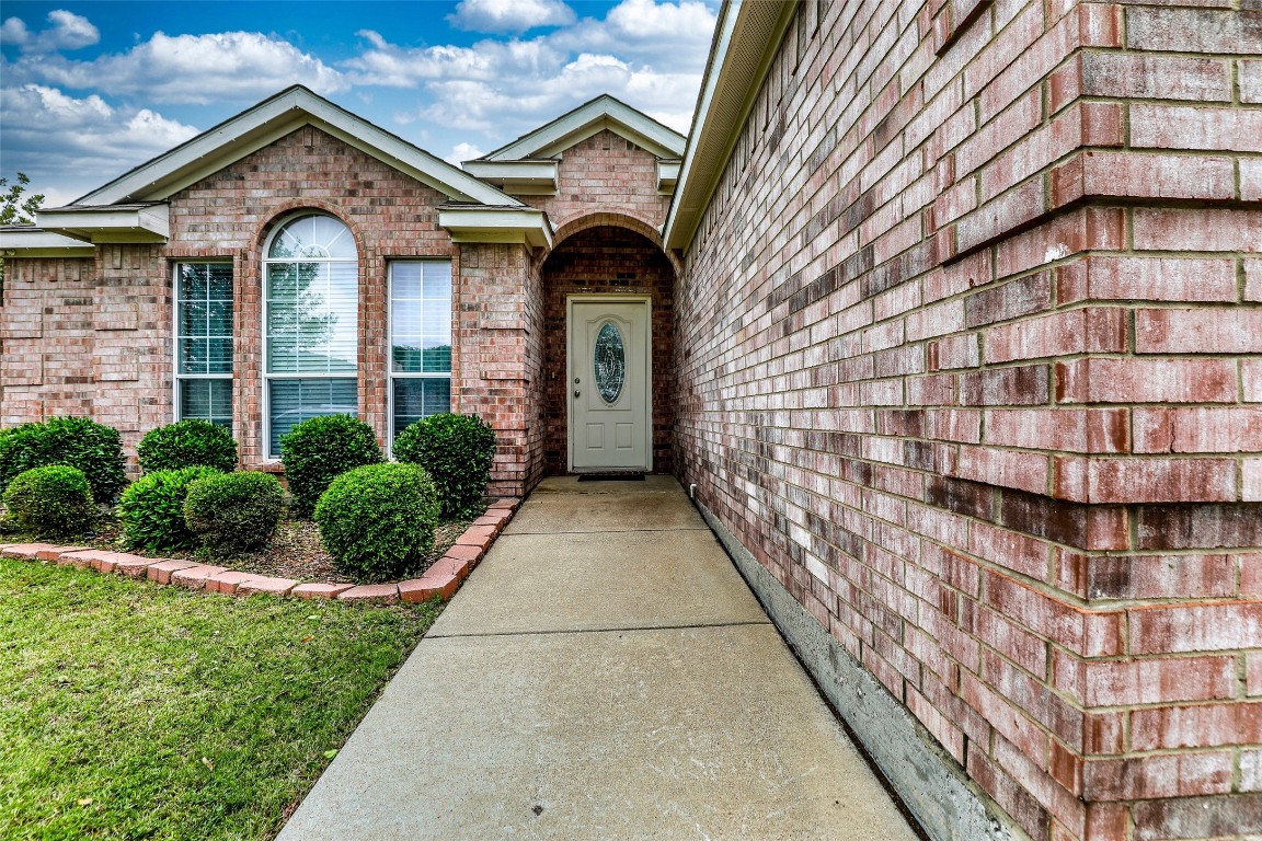 1509 Mount Zion Drive Arlington TX 76018