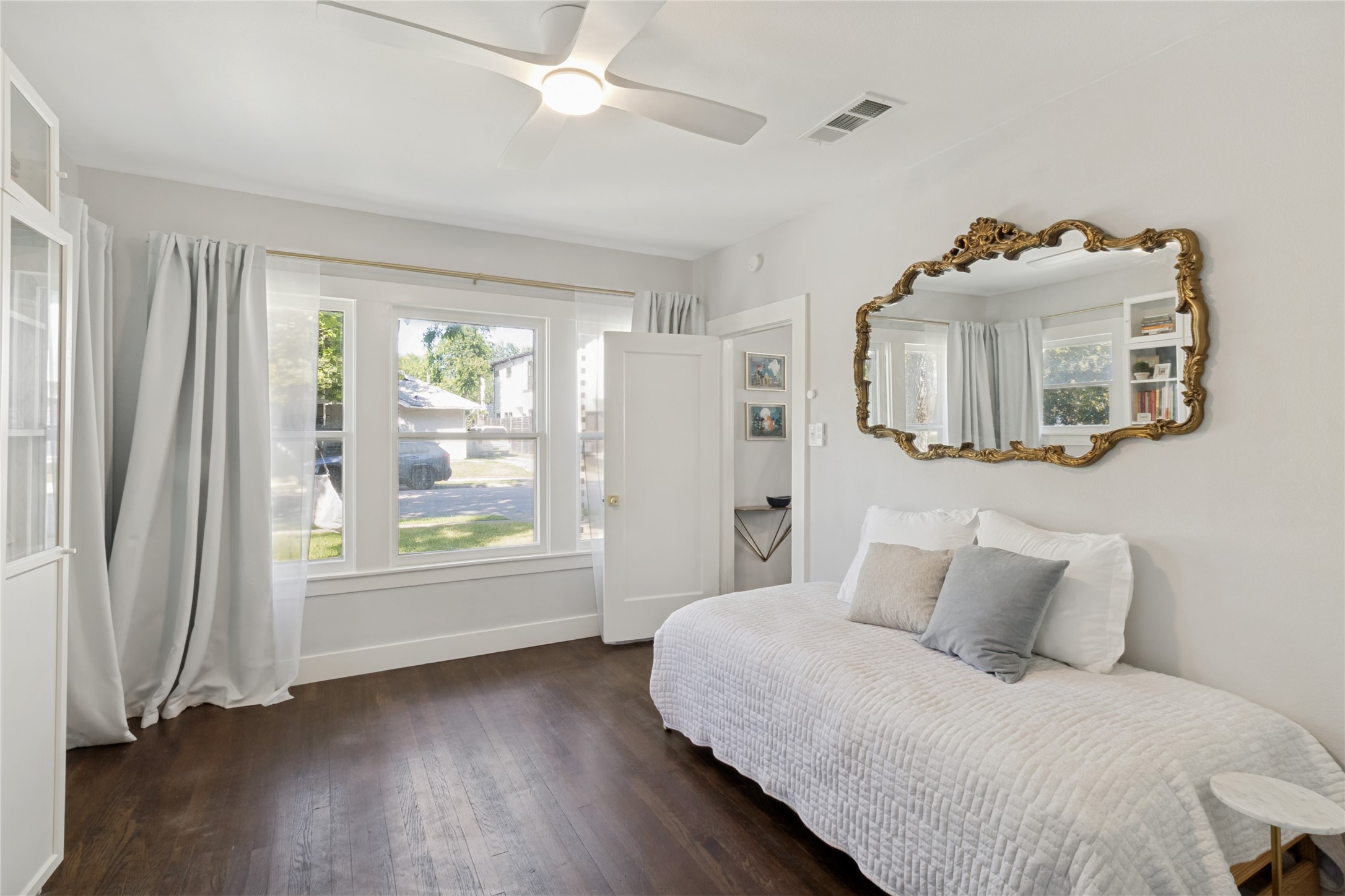 1023 Mount Auburn Avenue Dallas TX 75223